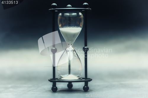 Image of Hourglass with white sand