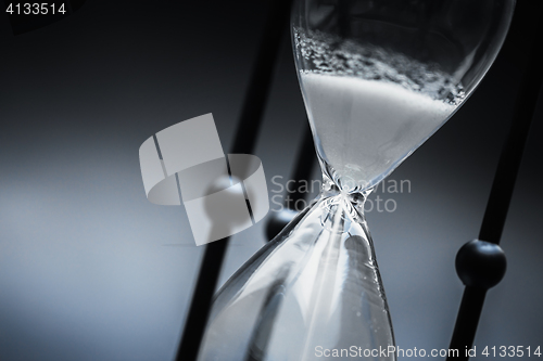 Image of Hourglass with white sand