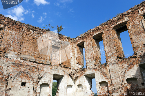 Image of the ruins of an ancient fortress