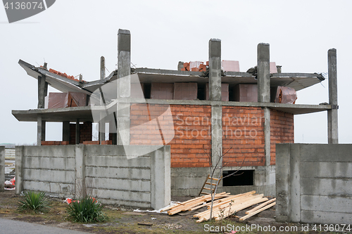 Image of Collapse of slabs with poor-quality construction