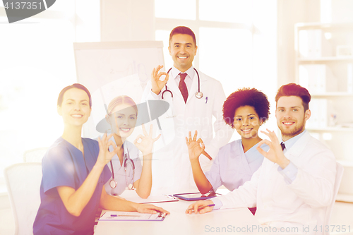 Image of group of doctors on presentation at hospital