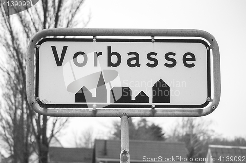 Image of Vorbasse city sign in black and white