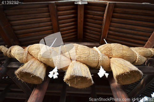 Image of Sacred Straw Rope in front of the Prayer Hall of Izumo-taisha