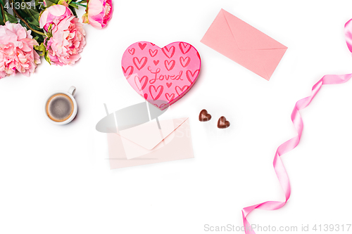 Image of The gift box with hearts on white background