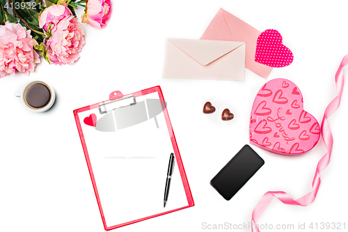 Image of The gift box with hearts on white background