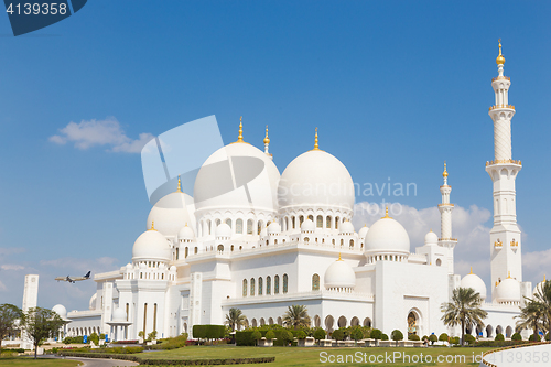 Image of Sheikh Zayed Grand Mosque, Abu Dhabi, United Arab Emirates.