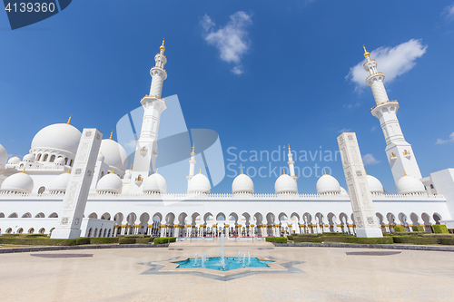 Image of Sheikh Zayed Grand Mosque, Abu Dhabi, United Arab Emirates.