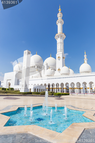 Image of Sheikh Zayed Grand Mosque, Abu Dhabi, United Arab Emirates.