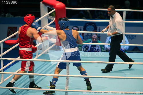 Image of  kick hand to head
