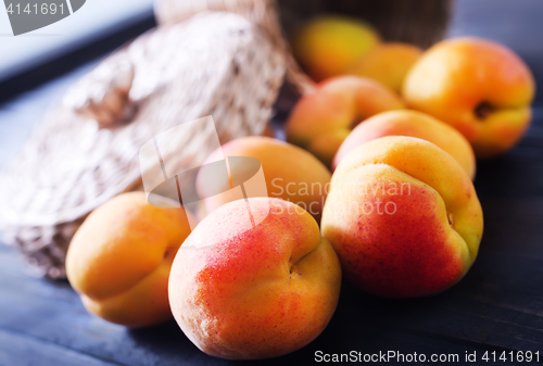 Image of peaches