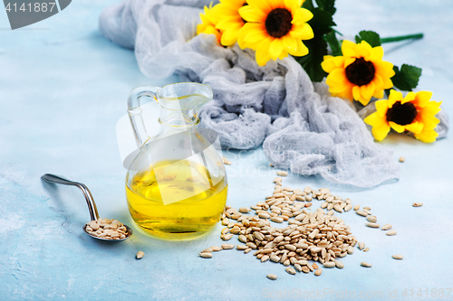 Image of sunflower seed and oil