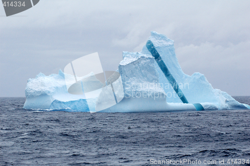 Image of Iceberg with stripe