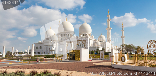 Image of Sheikh Zayed Grand Mosque, Abu Dhabi, United Arab Emirates.