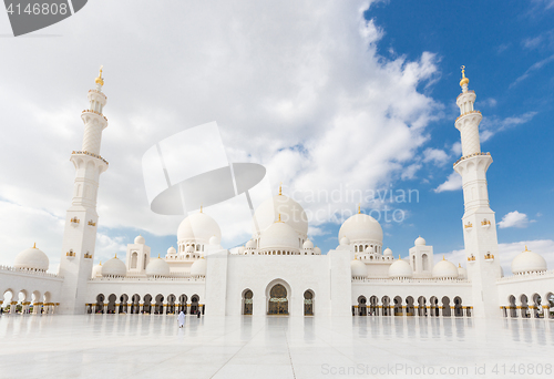 Image of Sheikh Zayed Grand Mosque, Abu Dhabi, United Arab Emirates.