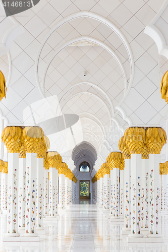 Image of Sheikh Zayed Grand Mosque, Abu Dhabi, United Arab Emirates.