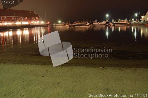 Image of Harbour in the night.