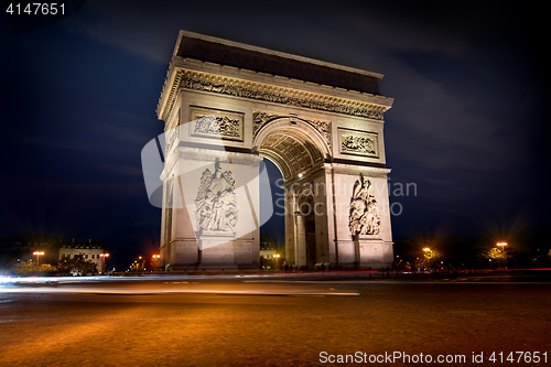 Image of Arc de triomphe in evening