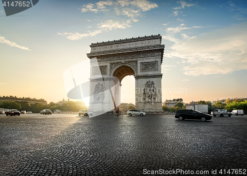 Image of Traffic near Arc de Triomphe