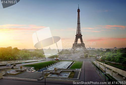 Image of Eiffel Tower at dawn