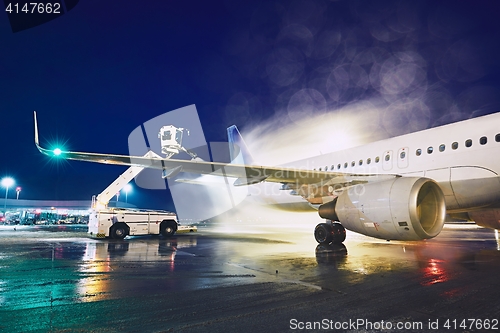 Image of Deicing of the airplane