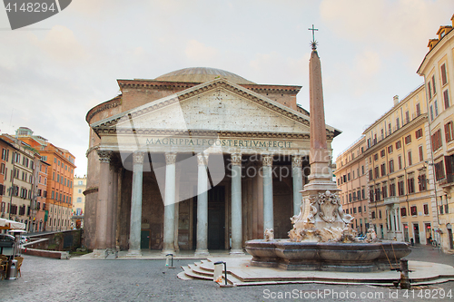Image of Pantheon at the Piazza della Rotonda
