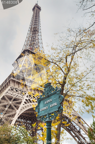 Image of Avenue Gustave Eiffel sign in Paris, France