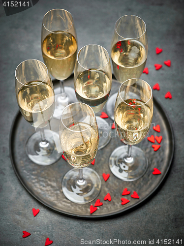 Image of glasses of champagne