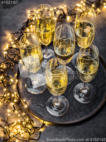 Image of glasses of champagne