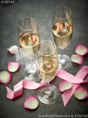 Image of glasses of champagne