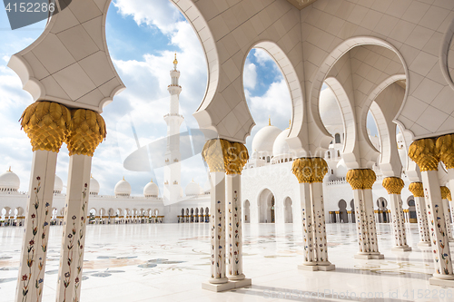 Image of Sheikh Zayed Grand Mosque, Abu Dhabi, United Arab Emirates.