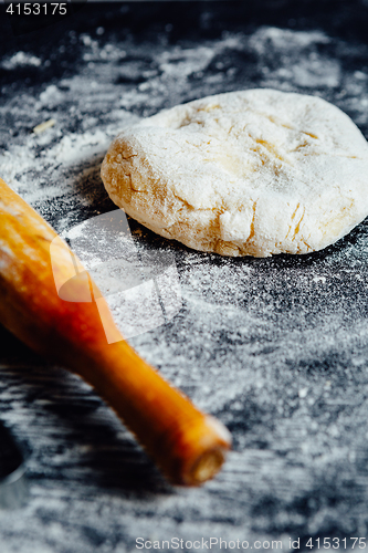 Image of Dough and rolling pin