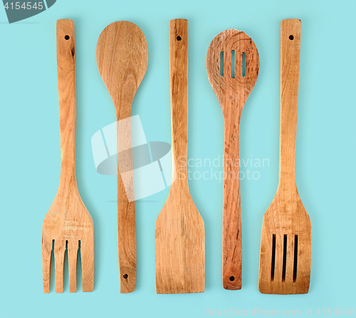 Image of various kitchen utensils