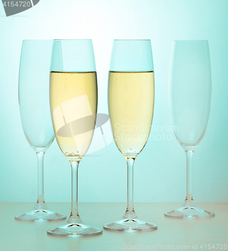 Image of glasses of champagne