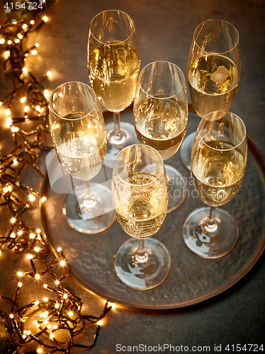 Image of glasses of champagne