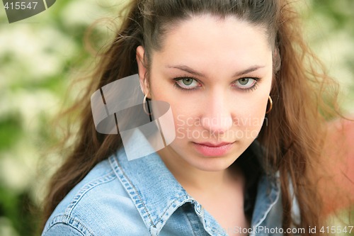 Image of girl with green eye
