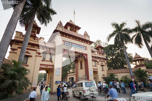 Image of Main Gate, Banaras Hindu University