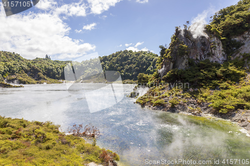 Image of volcanic lake at waimangu