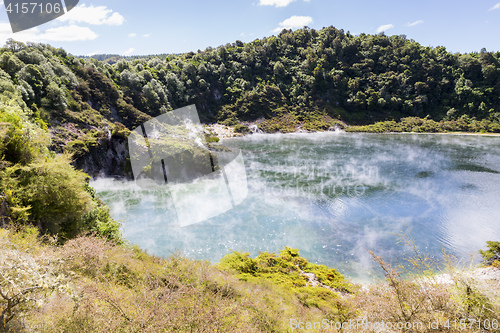 Image of volcanic lake at waimangu