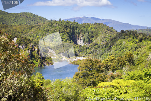 Image of volcanic lake at waimangu