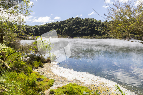 Image of volcanic lake at waimangu