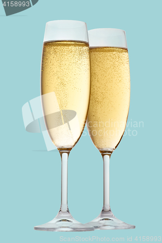 Image of two glasses of champagne