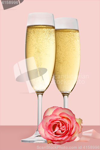 Image of two glasses of champagne