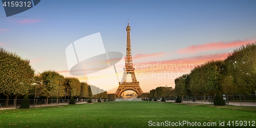 Image of Eiffel Tower and alley