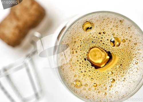 Image of glass of champagne, top view