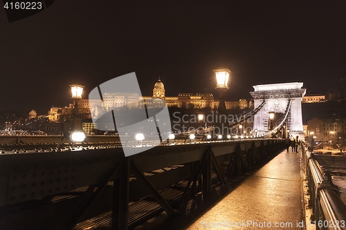 Image of Chainbridge at nighttime with Castle of Buda