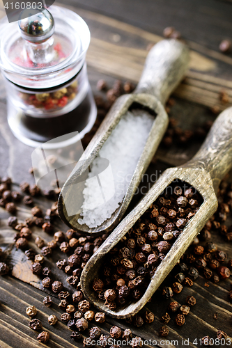 Image of pepper and salt