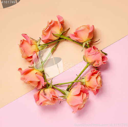 Image of wreath of pink roses