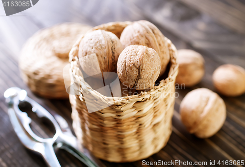 Image of walnuts