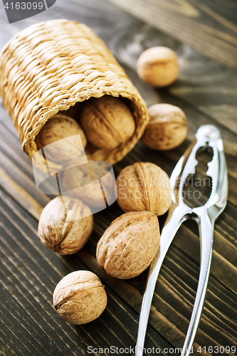 Image of walnuts