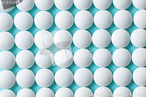 Image of white medicine pills